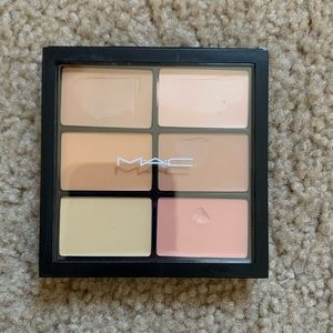 MAC Pro Conceal Palette (Light)